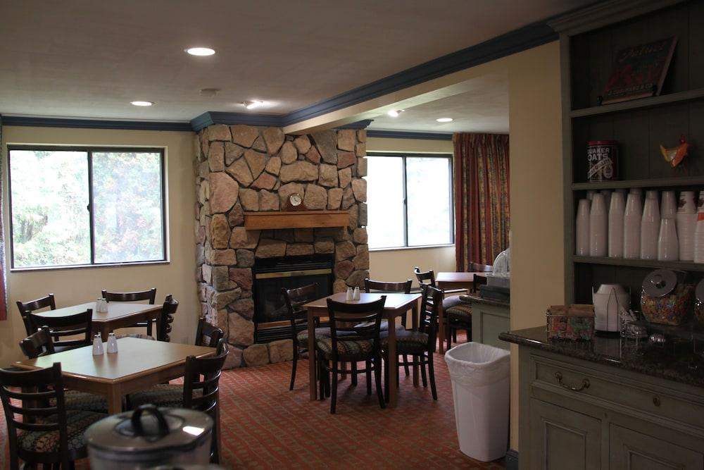 Quality Inn Cortland - University Area Exterior foto